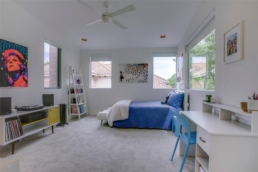 Royal Crest - Residential