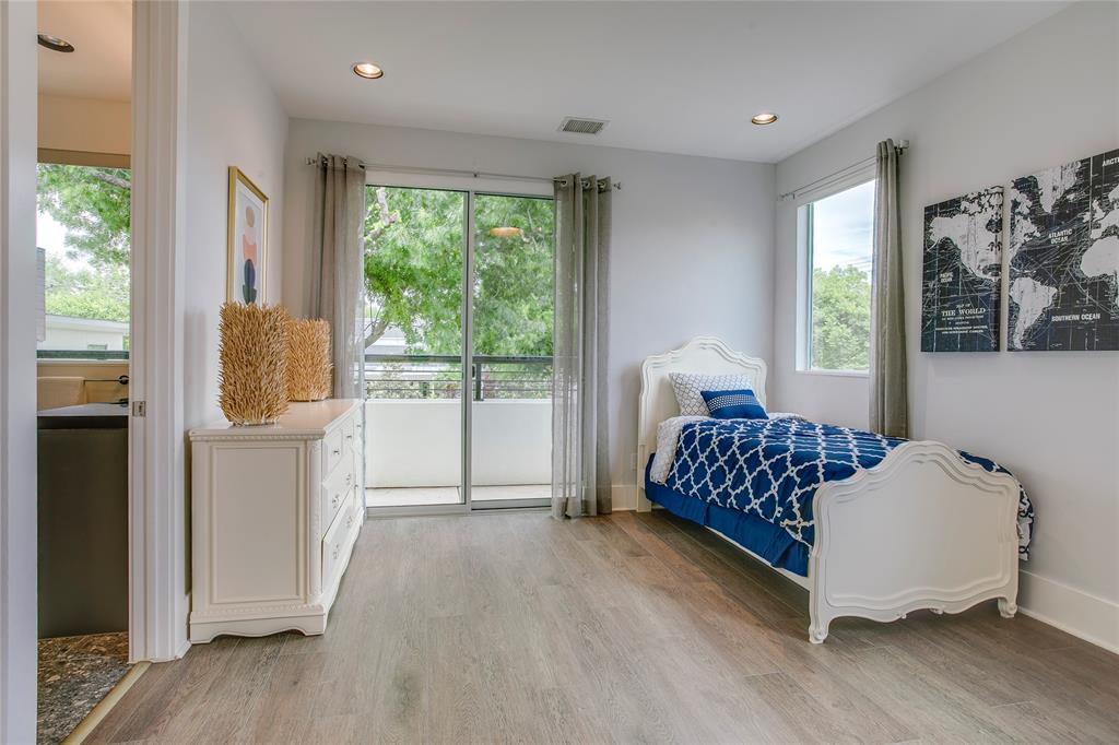 Royal Crest - Residential