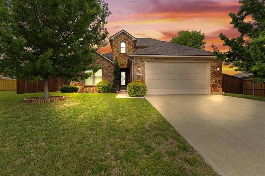 Back on market at no fault of the Seller nor the home.  Don't miss this stunning two-story home in Dallas — move-in ready and priced to sell. This beautifully designed home offers 3 spacious bedrooms, 2 full baths and a half bath, and a dedicated office — perfect for today's work-from-home lifestyle. A custom front door welcomes you into an open-concept floor plan filled with natural light and enhanced by crown molding throughout. The seamless flow between living, dining, and kitchen areas creates an ideal space for everyday living and entertaining.
Located in the Singing Hills neighborhood, just 15 minutes south of downtown Dallas on I-35E, with easy access to shopping, dining, parks, and major highways. This one won't last — schedule your showing today!

Discounted rate options and no lender fee future refinancing may be available for qualified buyers of this home.