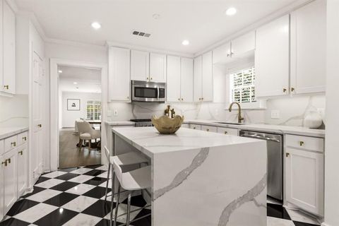 Tiny photo for 4684 S Versailles Avenue, Highland Park, TX 75209 (MLS # 21217637)