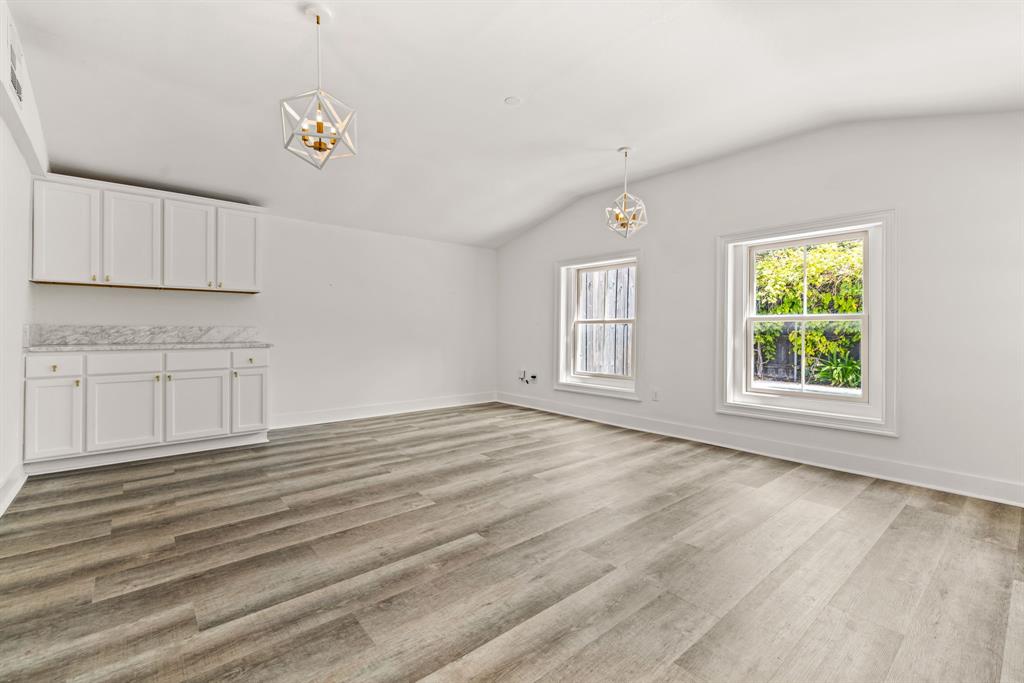 Highland Park West 09 Instl - Residential