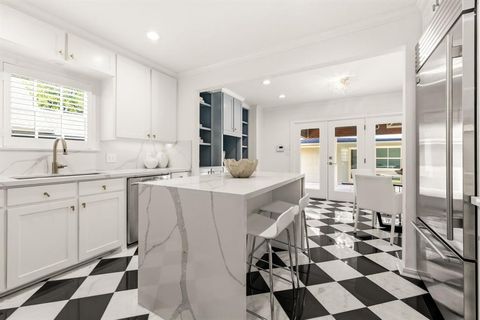 Tiny photo for 4684 S Versailles Avenue, Highland Park, TX 75209 (MLS # 21217637)