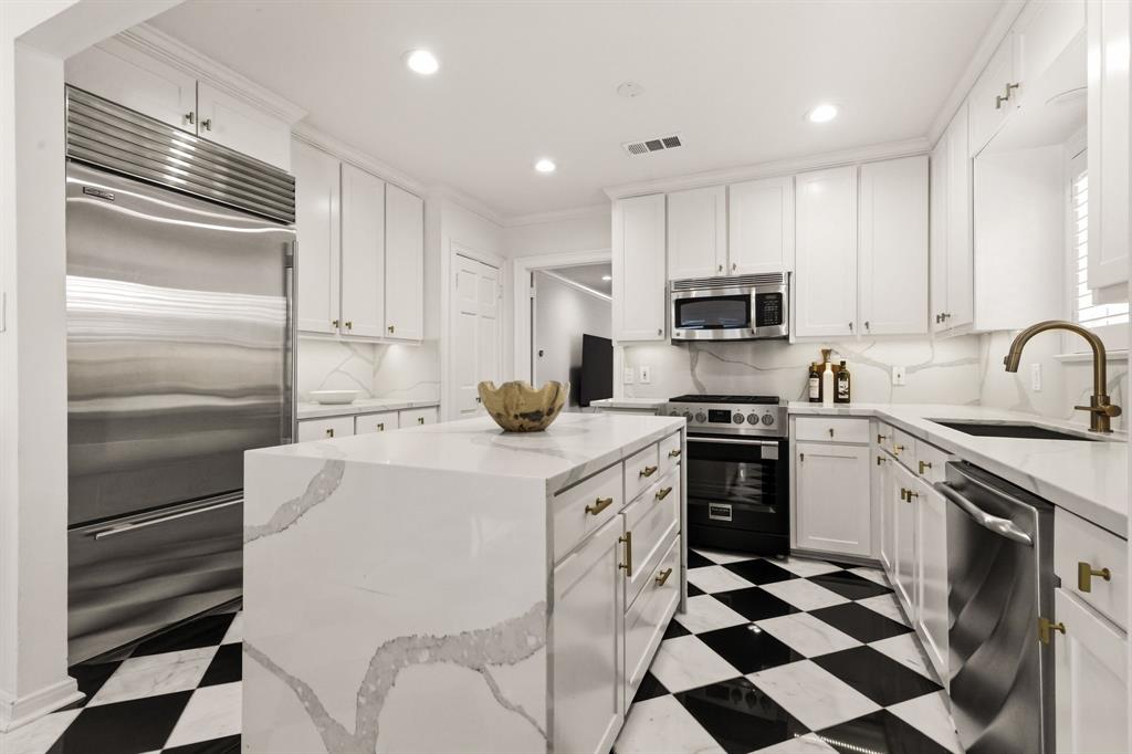 Highland Park West 09 Instl - Residential