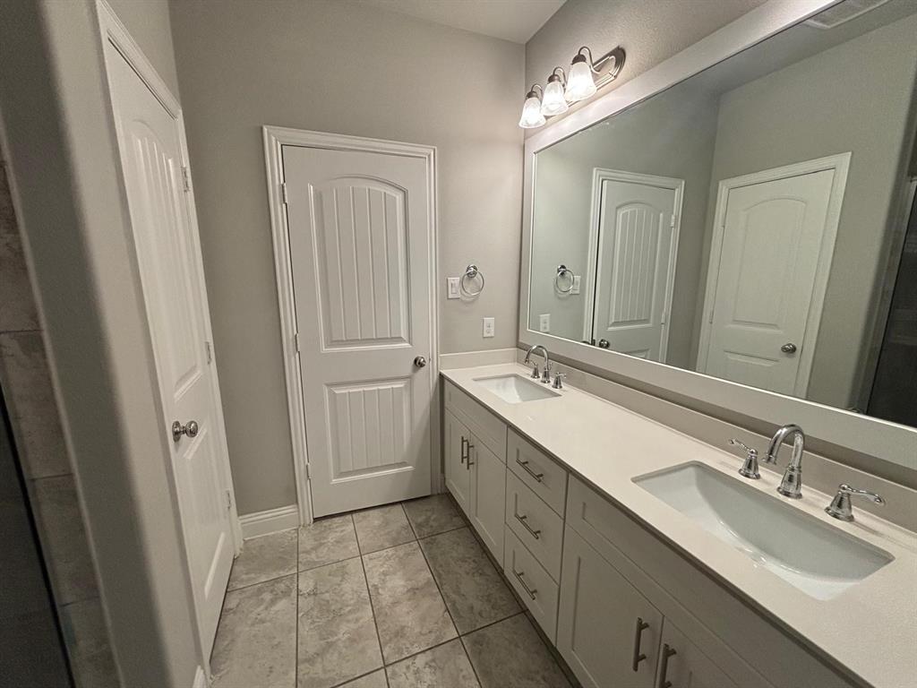 Gables At Ohio - Residential Lease