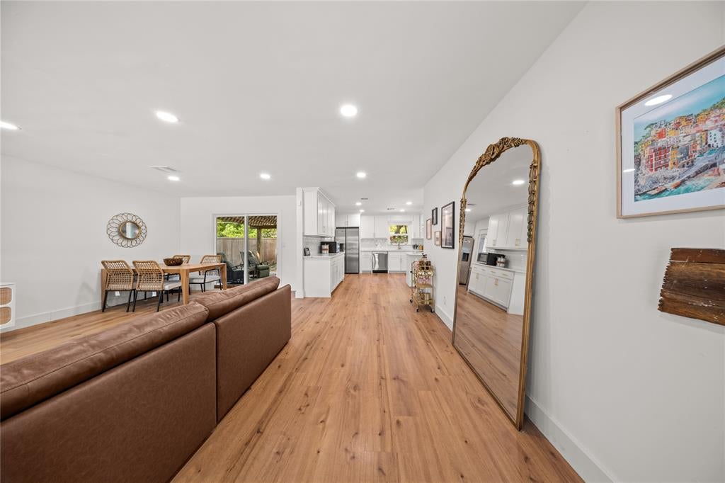 2431 Gross Road