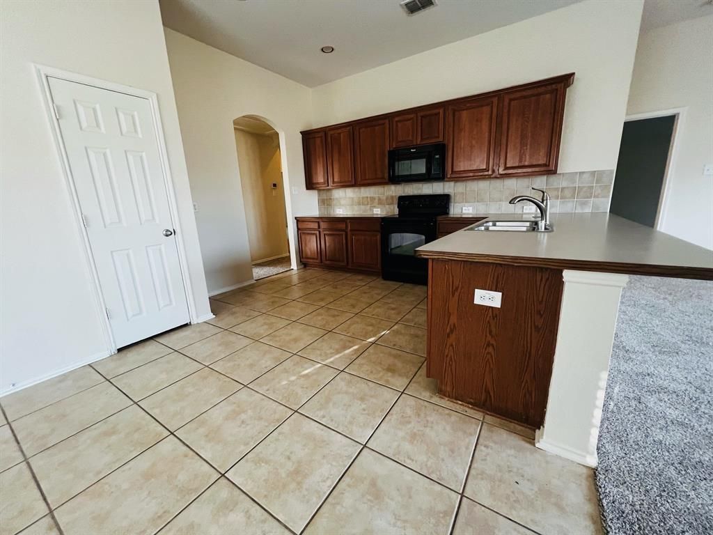 Photo of 512 Mustang Trail, Celina, TX 75009 (MLS # 21215212)