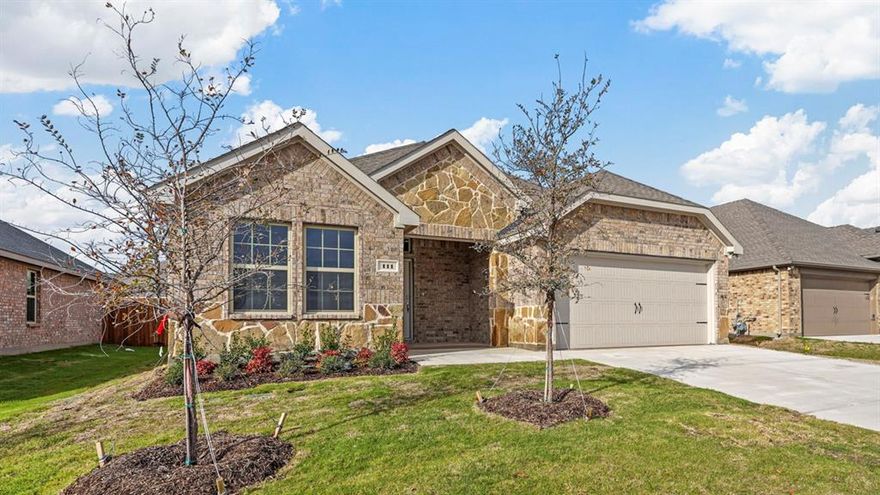 New! Great open concept floor plan! Three bedrooms, two full baths, with covered patio. Home includes, island kitchen, granite counters throughout, LED lighting, full sprinkler system, professionally engineered post tension foundation, and much more!
Come see this stunning new community in Caddo Mills nestled between Hwy 66 and I-30. Enjoy small town country living with access to downtown Dallas only 42 miles away. With a playground, community pool, and 3 large lakes under an hour away, there’s no shortage of outdoor fun available with this neighborhood. This community has something for everyone! Schedule a tour today!