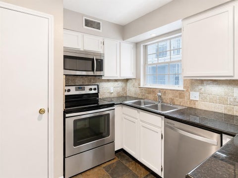 Tiny photo for 4303 Buena Vista Street #202, Dallas, TX 75205 (MLS # 21341880)
