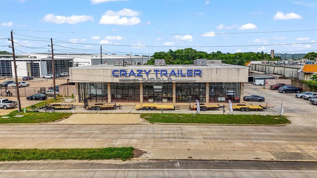 15150 North Freeway