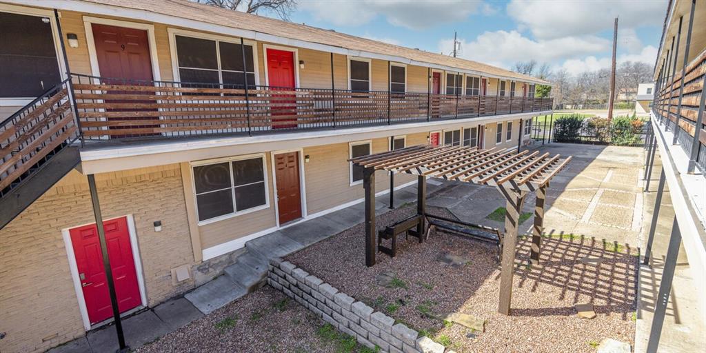 East Columbia Place - Residential Lease