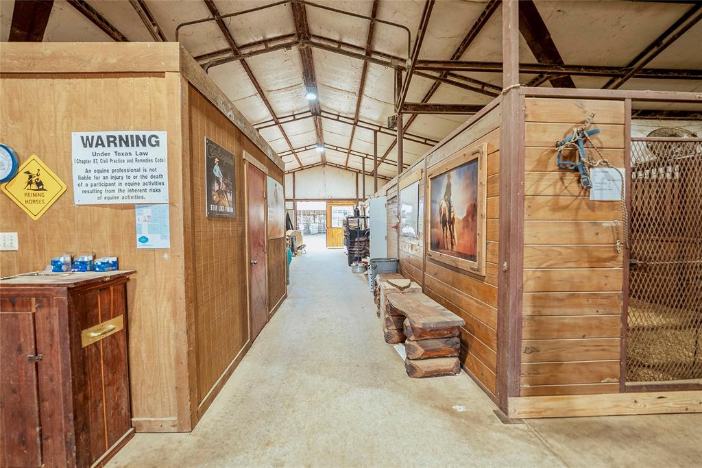 (RANCH) HORSE RANCHES IN COUNTY - Farm