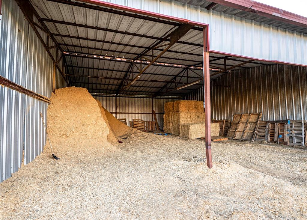 (RANCH) HORSE RANCHES IN COUNTY - Farm