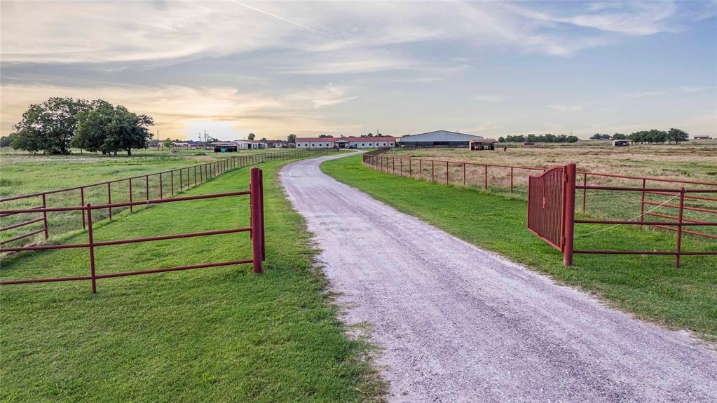 (RANCH) HORSE RANCHES IN COUNTY - Farm