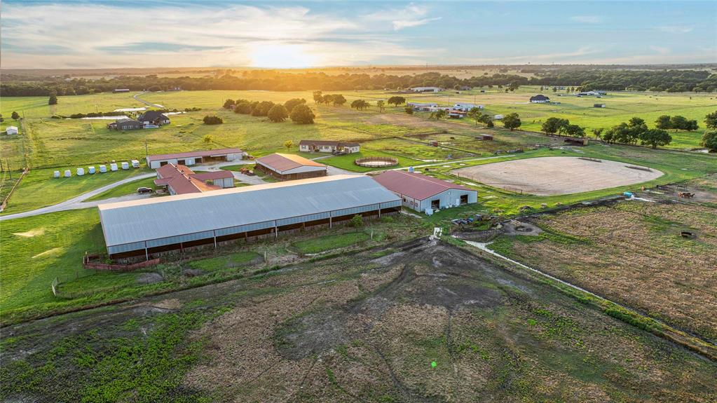 (RANCH) HORSE RANCHES IN COUNTY - Farm