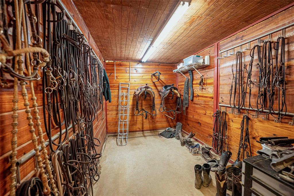 (RANCH) HORSE RANCHES IN COUNTY - Farm