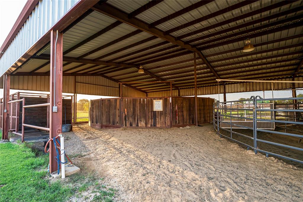(RANCH) HORSE RANCHES IN COUNTY - Farm