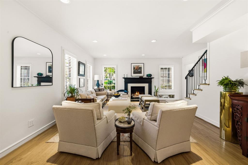 1930 Mayflower Drive