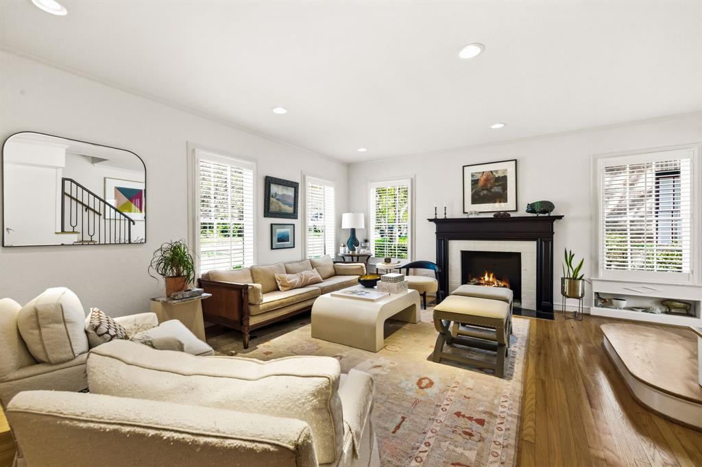 1930 Mayflower Drive