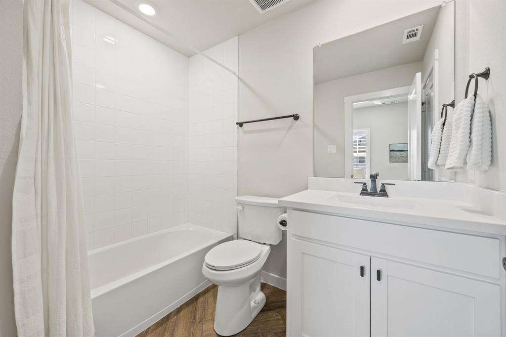 Woodbridge Twnhms Tr A-4, Ph 1 - Residential