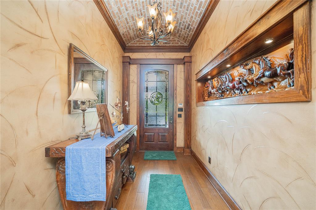 4555 Farm Road 1402