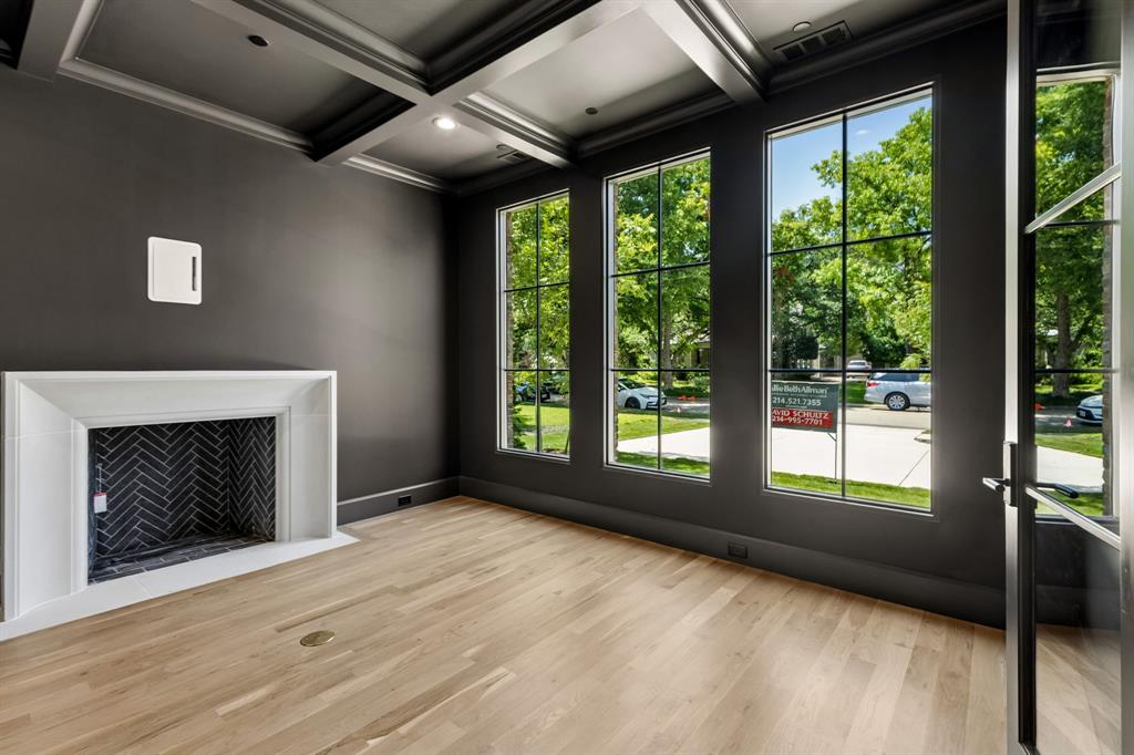 4225 Amherst