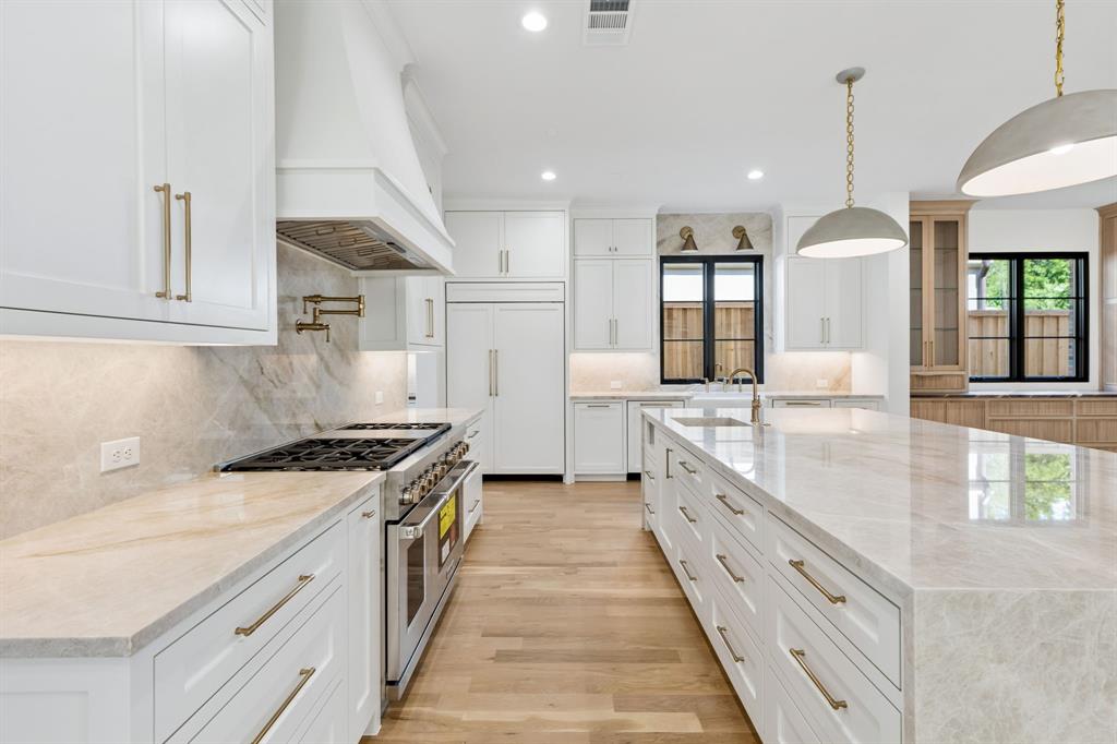 4225 Amherst