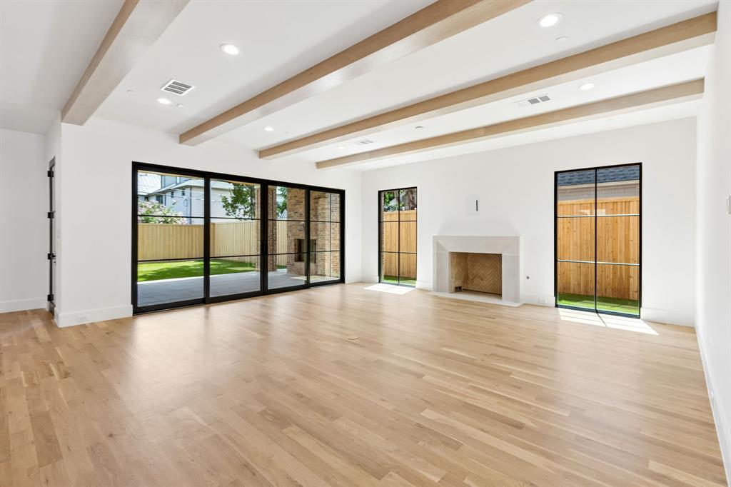 4225 Amherst