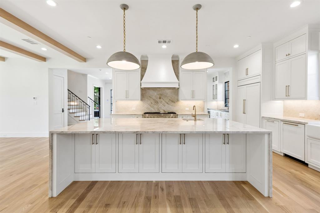 4225 Amherst