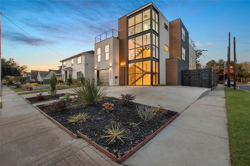 5253 Bonita Avenue