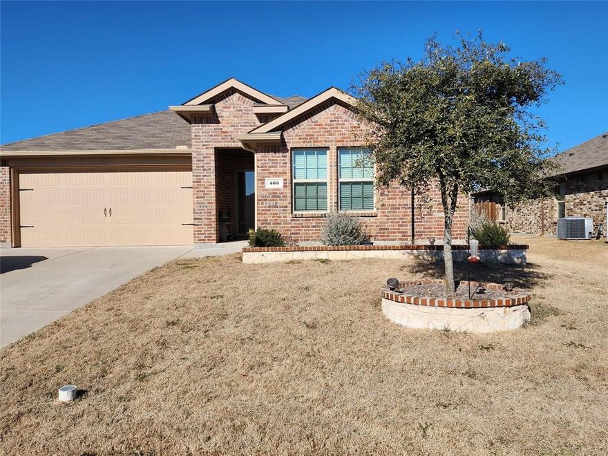 Take a peek at this beautiful, farm-house inspired home. Just lovely, and boasts a spacious, split, open floorplan. Luxury vinyl planks throughout the main areas. Kitchen offers granite counters, stainless appliances & large island! Master offering a large shower with walk in closet. Gutters and stone flowerbed recently completed. Amenities include pool, splash pad, ponds and walking trails. Home Will available on 10-07-2025. Pets are welcome and considered case by case ($600 refundable per pet). HOA is paid by owners. Need to bring Washer-Dryer-Refrigerator. No housing vouchers, no section 8. Mention your broker name and number in online application if applicable. Qualifying criteria Deposit determined by Credit Score. $51 per adult application fee.