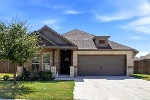 Photo of 952 Sam Street, Springtown, TX 76082 (MLS # 21390946)