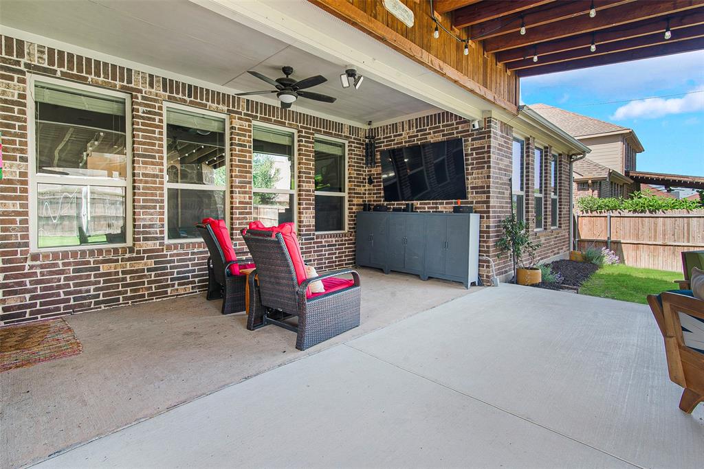 9562 Robinwoods Drive