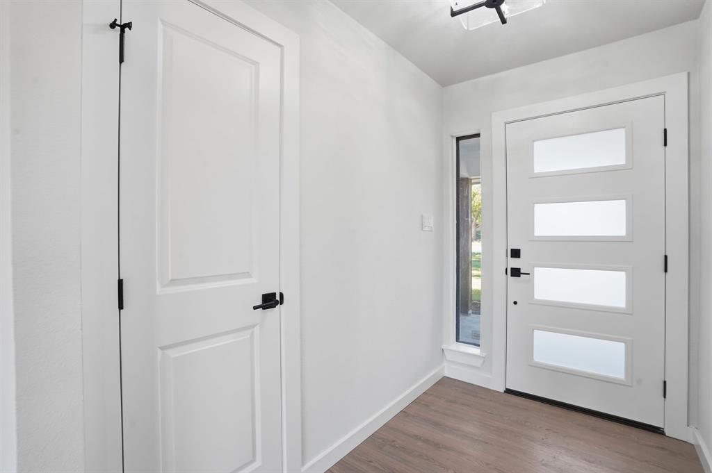 1887 Cliff View Drive