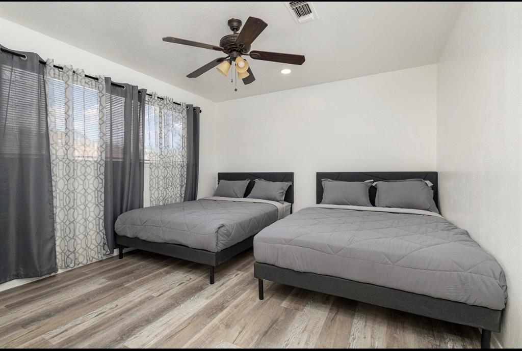 Saint Claire Woods Twnhs - Residential Lease