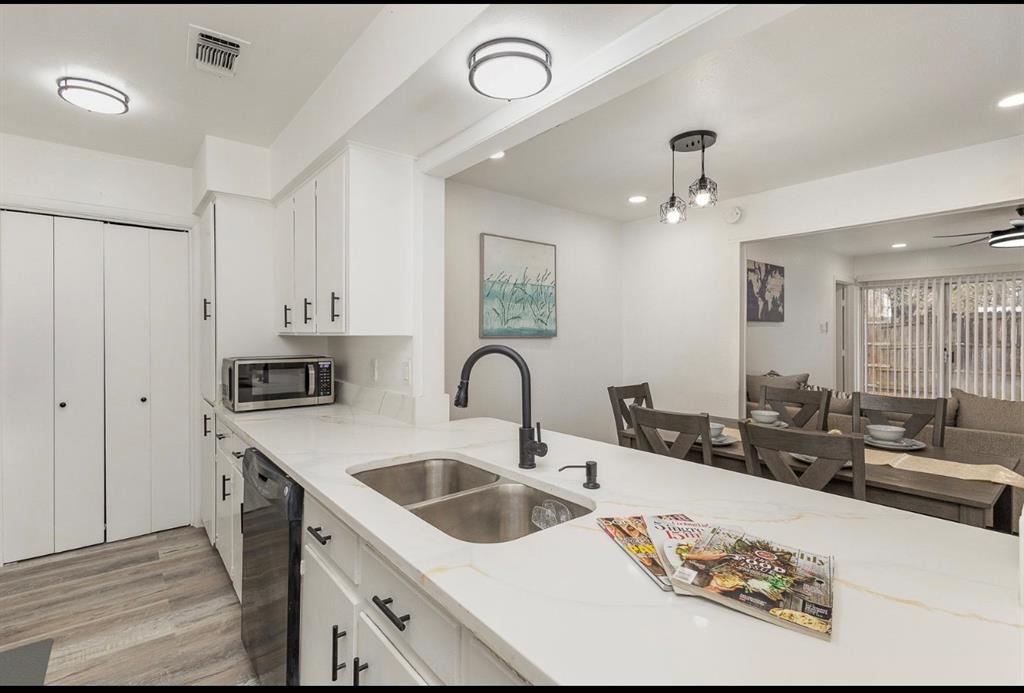 Saint Claire Woods Twnhs - Residential Lease