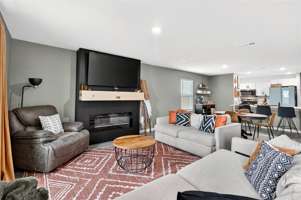 THE VILLAGES OF MAYFIELD PH 2 - Residential