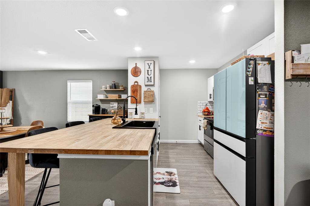 THE VILLAGES OF MAYFIELD PH 2 - Residential