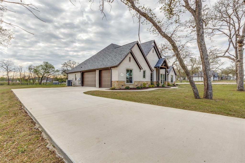 105 Clayton Crossing