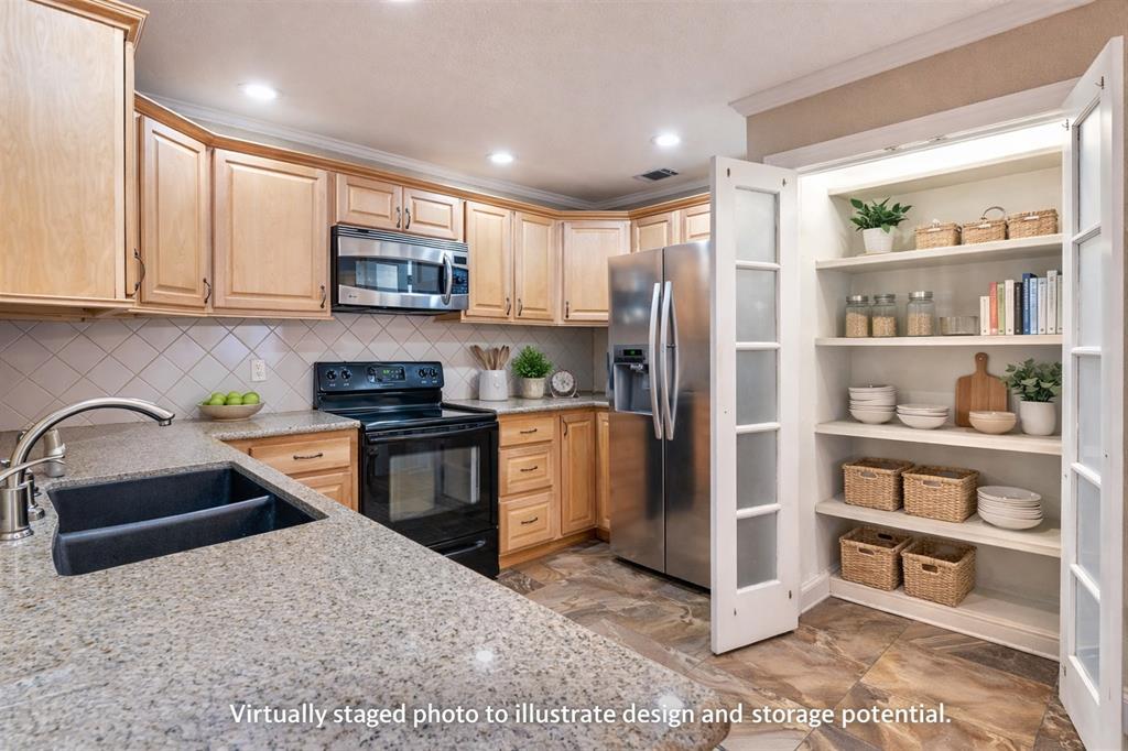 Cloisters Condo The - Residential