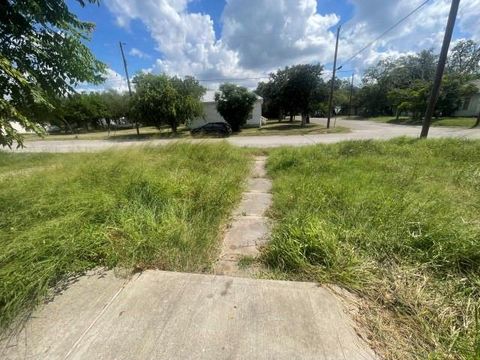 A home in Beeville