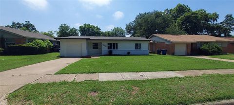 12202 Bellafonte Drive Dallas TX 75243