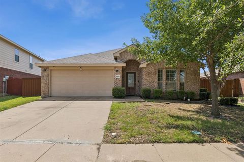 Photo of 2009 Wagon Trail, Heartland, TX 75126 (MLS # 21092733)
