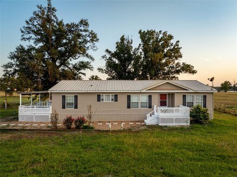 A home in Talco