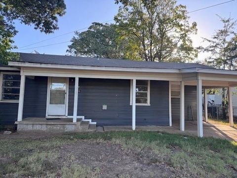 Photo of 370 29th Street NE, Paris, TX 75460 (MLS # 21246407)