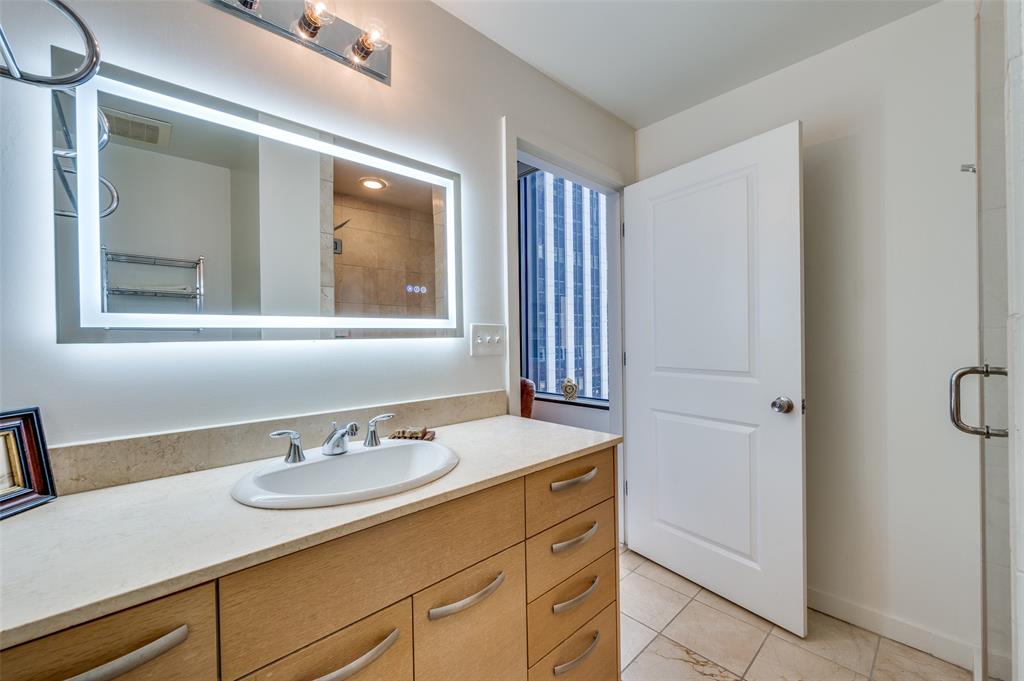 Metropolitan 1200 Main St Condo - Residential