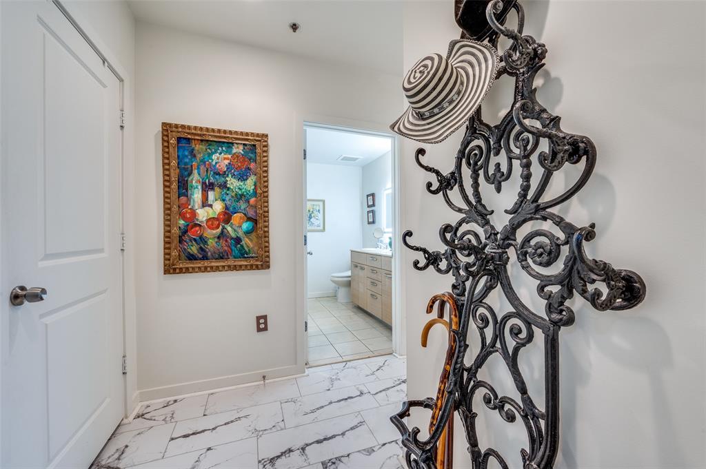 Metropolitan 1200 Main St Condo - Residential