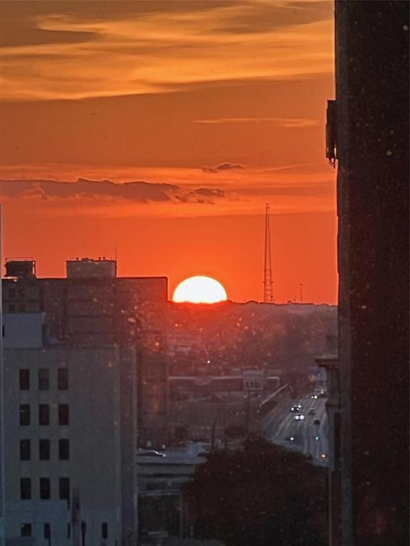 Metropolitan 1200 Main St Condo - Residential