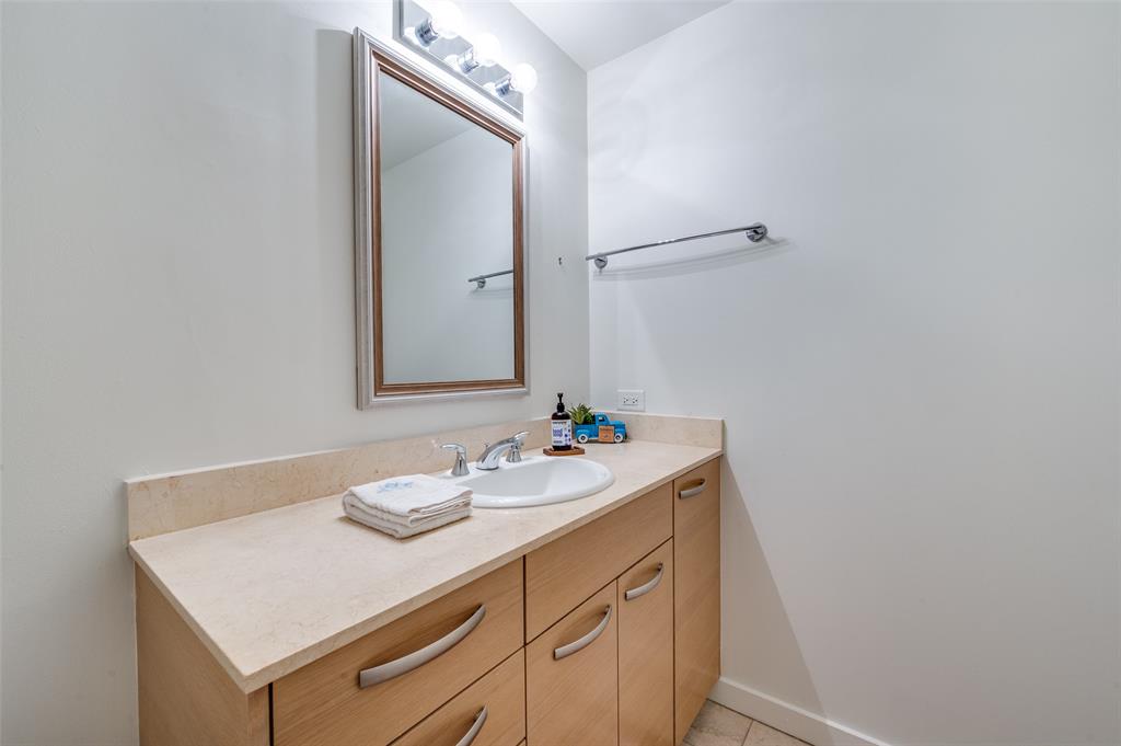 Metropolitan 1200 Main St Condo - Residential