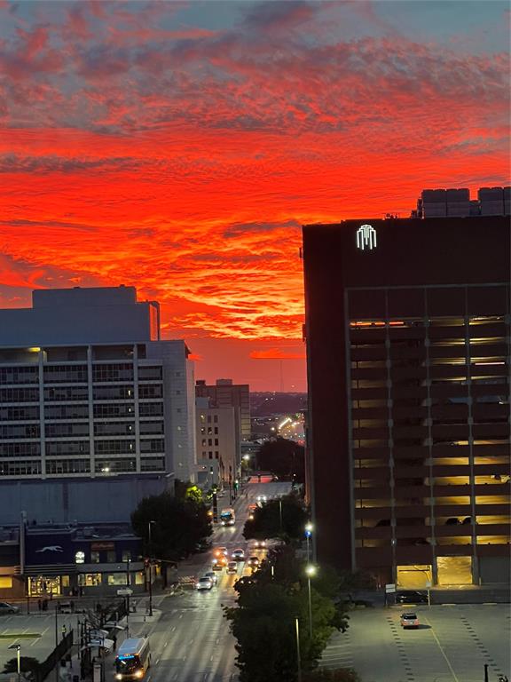 Metropolitan 1200 Main St Condo - Residential