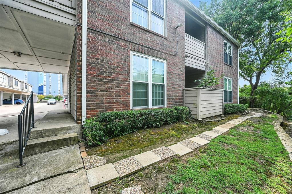 Parkwood Creek Condos - Residential